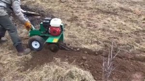 Траншеекопатель Sable T/CH270/70 в работе