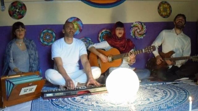 ISHA - TUMI BHAJA RE MANA (Uritorco, Capilla del Monte) смотреть онлайн