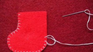 РОЖДЕСТВЕНСКИЕ ПОДЕЛКИ ИЗ ФЕТРА СВОИМИ РУКАМИ