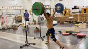 Campo de entrenamiento en Jaopn  Tokio 2020. Equipo Colombia de levantamiento de pesas. Luis Javier