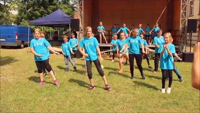 Zumba® Kids "No Roots" Alice Merton смотреть онлайн