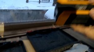 24 вольта объединяем два устройства 12 вольт усиливается сила и емкость
