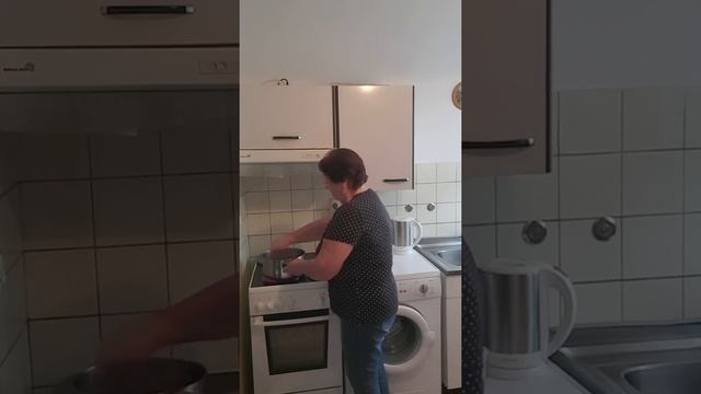 Быстро и вкусно. Гуляш из курицы в сливках. смотреть онлайн