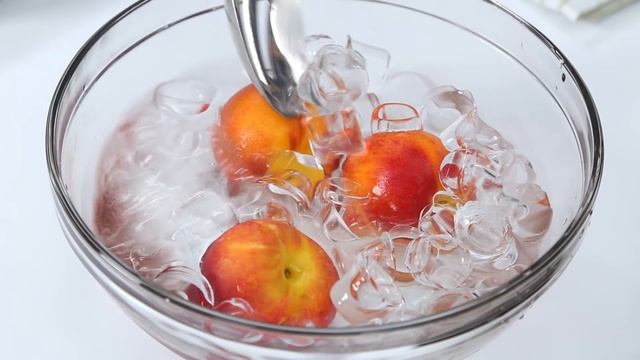 How To Peel and Pit Peaches | Southern Living смотреть онлайн