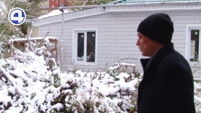 В Екатеринбурге жильцы двухэтажки могут замёрзнуть в своем доме из-за соседа, который  срезал батаре
