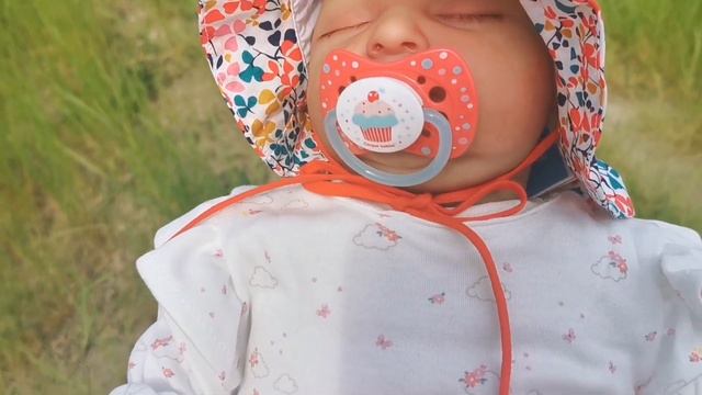Прогулка с реборном к реке , показала новый наряд малышки Лилы?