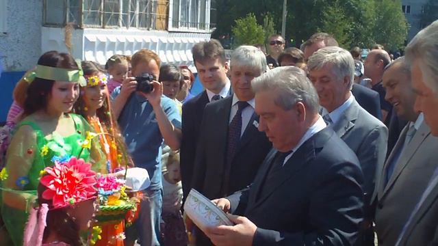 Леониду Полежаеву подарили тюбетейку