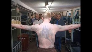 Первый раз попал в тюрьму.Что делать и как себя вести.