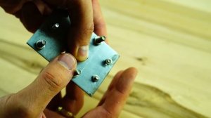 Лучшая точилка для ножей из доступных деталей своими руками / DIY Knife sharpener from cheap screws