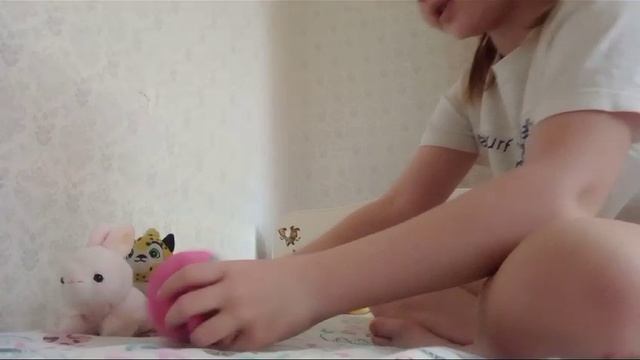 Сонечка играет,зарядка детей ??