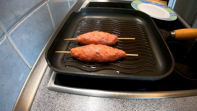 Low Carb ЧЕВАПЧИЧИ И САЛАТ С ЦВЕТАМИ смотреть онлайн