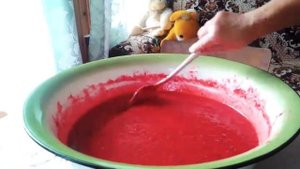 Сырое варенье из брусники
