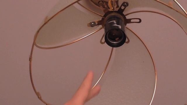 Почему может ударить током при отключенном выключателе смотреть онлайн