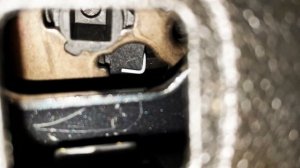 Как открыть багажник изнутри