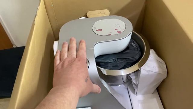 Обзор и распаковка кухонного комбайна Bosch MUM58225 смотреть онлайн