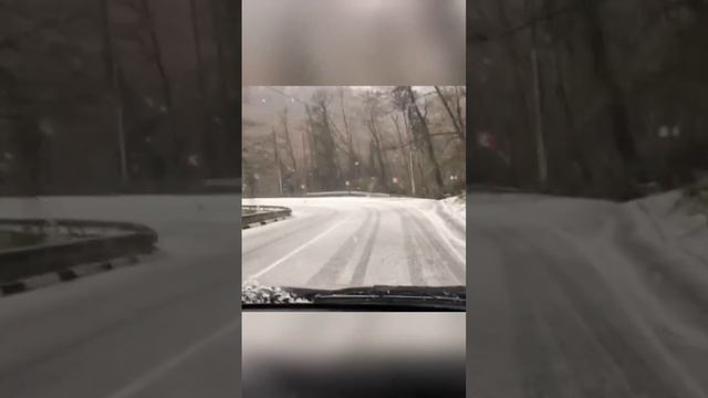 ‼️Срочно! В Сочи вернулась зима. Будьте аккуратнее на дорогах.