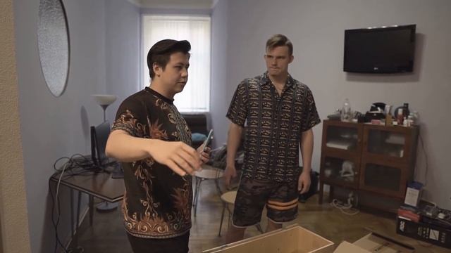 ПОДАРИЛ КОМПЬЮТЕР ДРУГУ ЗА 150.000 РУБЛЕЙ // ОН ИГРАЛ НА 15 ФПС В CS:GO смотреть онлайн