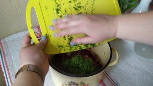 Холодный борщ по-литовски / холодник