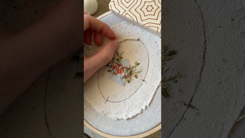 #embroidery #вышивка #embroiderytutorial #handmade #embroideryflowers #diy #beads #beadsembroidery