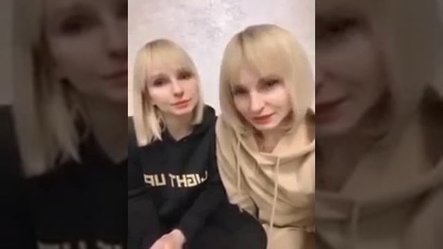 Дочки уполномоченного по правам человека в Республике Крым топят за то, что Россия-агрессор!!! смотреть онлайн