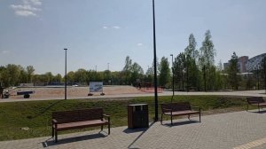 Новосибирск Ледовая Арена, станция метро Спортивная. Парк возле Ледового дворца спорта.