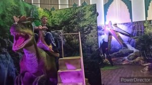 Выставка динозавров//День с семьей