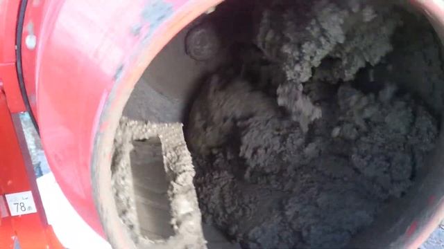 Mixing Concrete With ATIKA Concrete Mixer. Smooth Mixer!