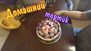 Виталик кушает Манты на ужин после работы