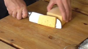 КОЛБАСКИ К ПИВУ  - ЗА 30 МИНУТ ! ! ! (ЧЕСНОЧНО СЫРНЫЕ)