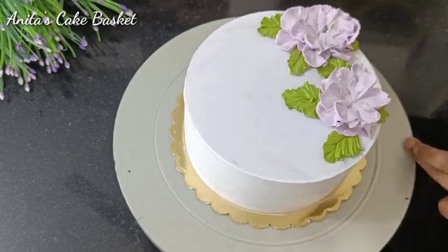 Floral cake decoration/Trending cake design/Birthday cake decoration /Simple cake design/Strawberry