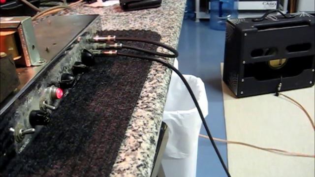 1959 Fender Tweed Deluxe смотреть онлайн