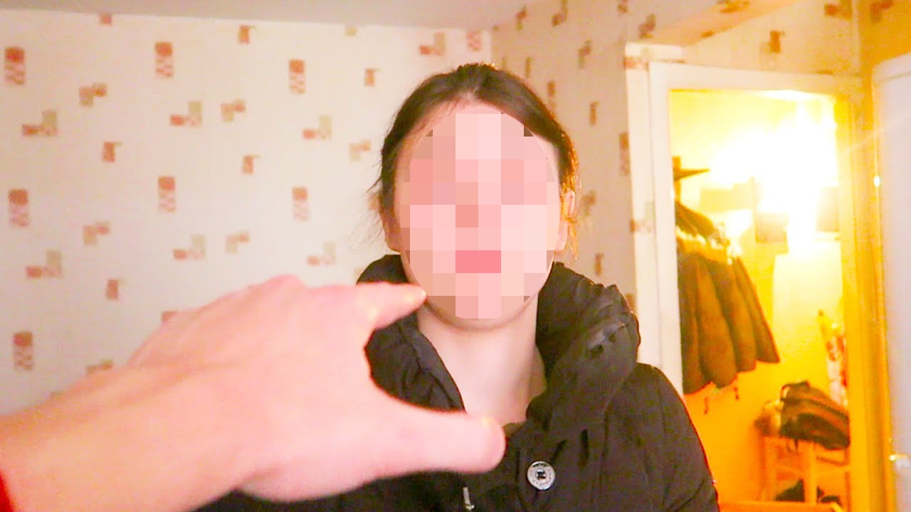 Мама школьника ВЫБИЛА мне дверь ! Вызвал полицию. смотреть онлайн