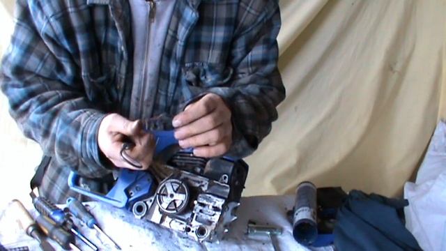 Замена уловителя цепи бензопилы / Chainsaw Chain Trap Replacement смотреть онлайн