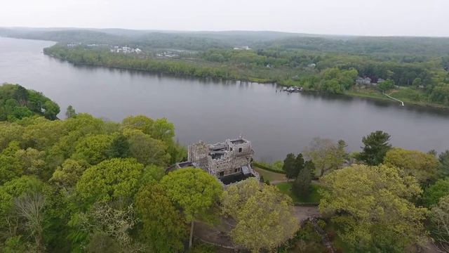 The Story of a Man and His Connecticut Castle смотреть онлайн