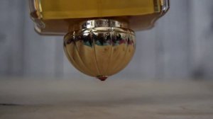 Магнитная крышка у ароматов Amouage