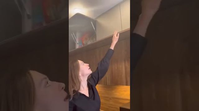 Уютная кухня ☕️Корпус Egger,основные фасады AGT Supramat, Eterno -коллекция Wood,фурнитура BLUM