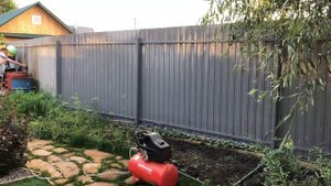 Как быстро и качественно покрасить забор из ПРОФНАСТИЛА