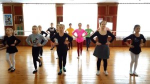 Крокодил Гена танец