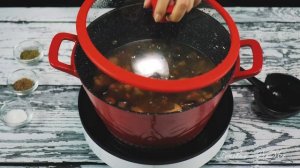Суп из лесных грибов с чечевицей. Mushroom soup with lentils.