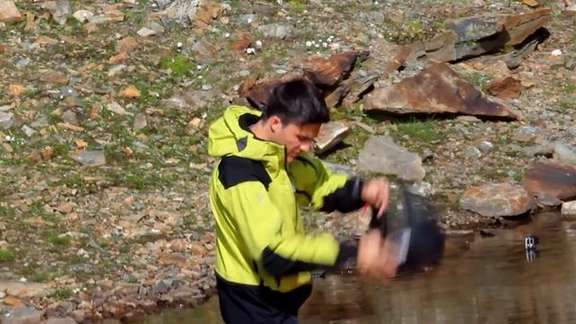 How to use a PINK FLAMINGO FLOAT on MONTE ROSA смотреть онлайн