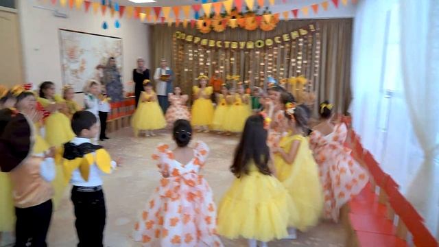 Здравствуй осень! Утренник 1 смотреть онлайн