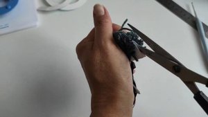 Как сделать красивый помпон с помощью плотного картона.