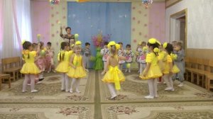 Общий танец  на утреннике 8 Марта 2017 в младшей группе Воспитатель Леонтович С В
