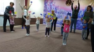 Упражнение с флажками. Малыши.