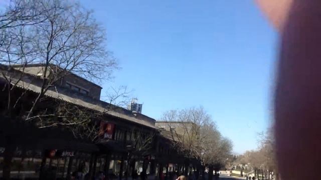 Видео с площади около великой китайской стены в Бадалин. смотреть онлайн