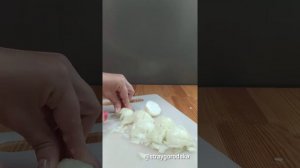 Как готовить хачапури?  Рецепт хачапури с мясом и сырным бортиком.