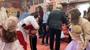 Танец с мамами. (Ю. Селиверстова) Группа №11 "Почемучки"