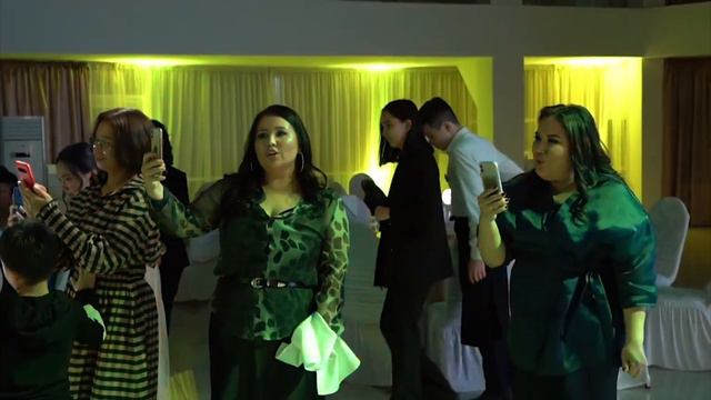 Свадьба Айдар Аружан 22.12.22г. поют Молодожены смотреть онлайн