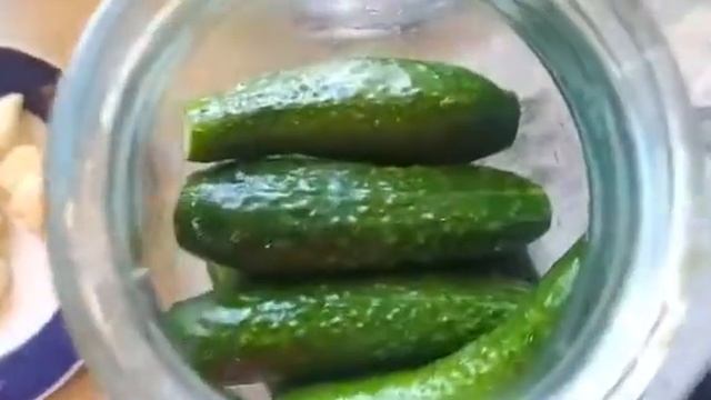 Маринованные огурцы, хрустящие и без хрена смотреть онлайн