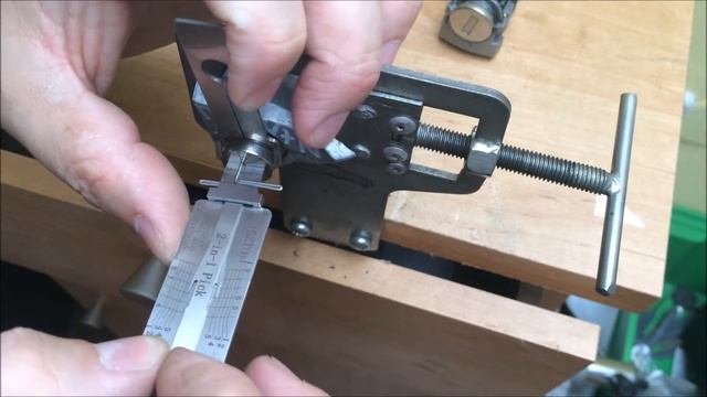 VW Touran III 2016 HU162 смотреть онлайн